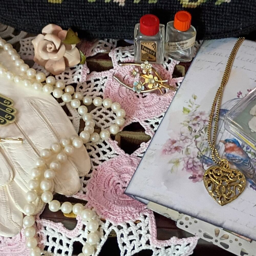 StarGal's Cosmic GO Bag - Mid-Mentury Elegance Edition - Picture 5 of 7